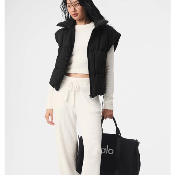 Alo Puffer Vest - Picture 6 of 6